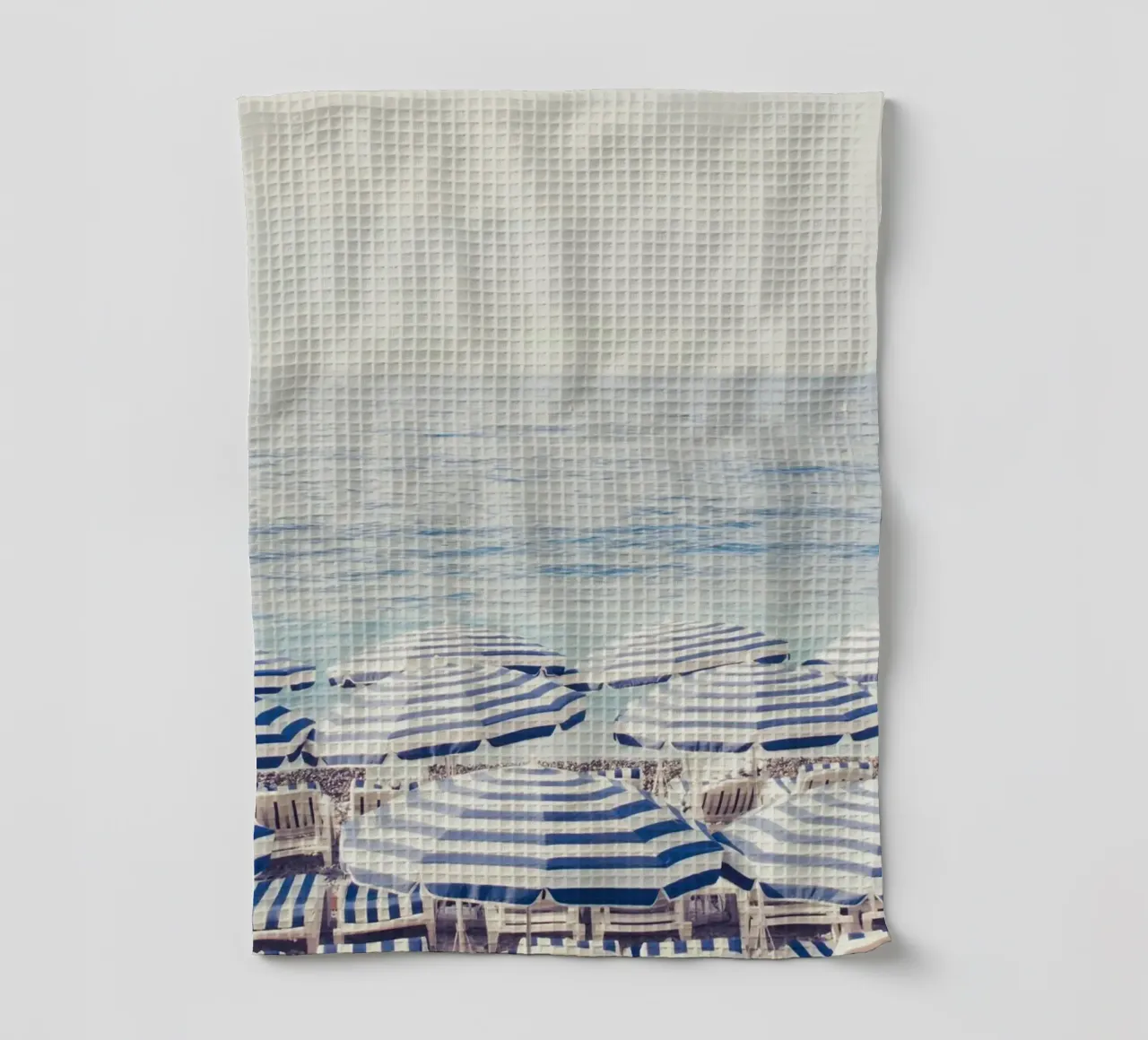 Blue and White Striped Beach Umbrellas Geschirrtuch von GraceDigitalArtCo