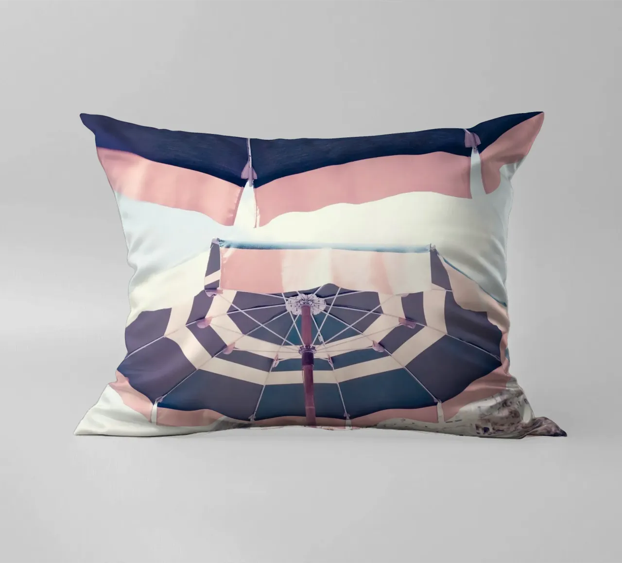 Beach Umbrella Positano cuscino da GraceDigitalArtCo