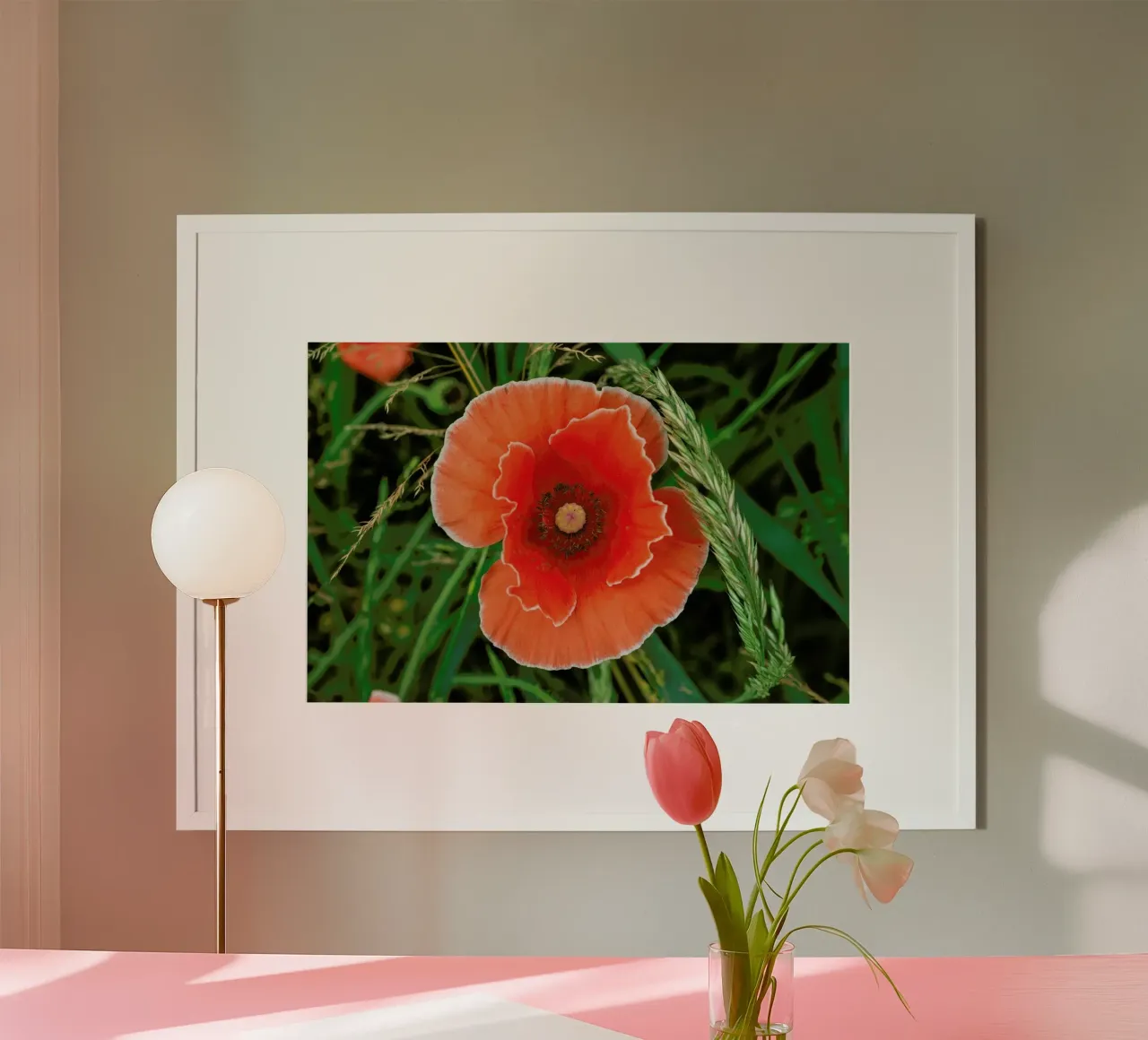 Red/White Poppie poster con telaio in alluminio da Curious Collections by Marielle Leenders
