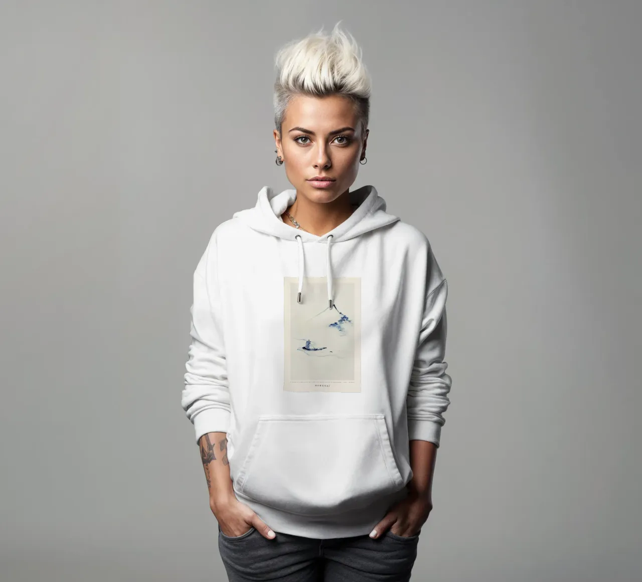 Hokusai - A Person in a Small Boat on a River with Mount Fuji in the Background felpa con cappuccio da Vintage by JUNIQE