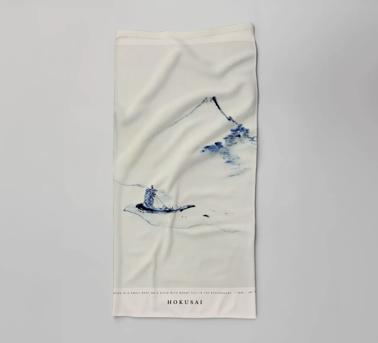 Hokusai - A Person in a Small Boat on a River with Mount Fuji in the Background asciugamano da bagno da Vintage by JUNIQE