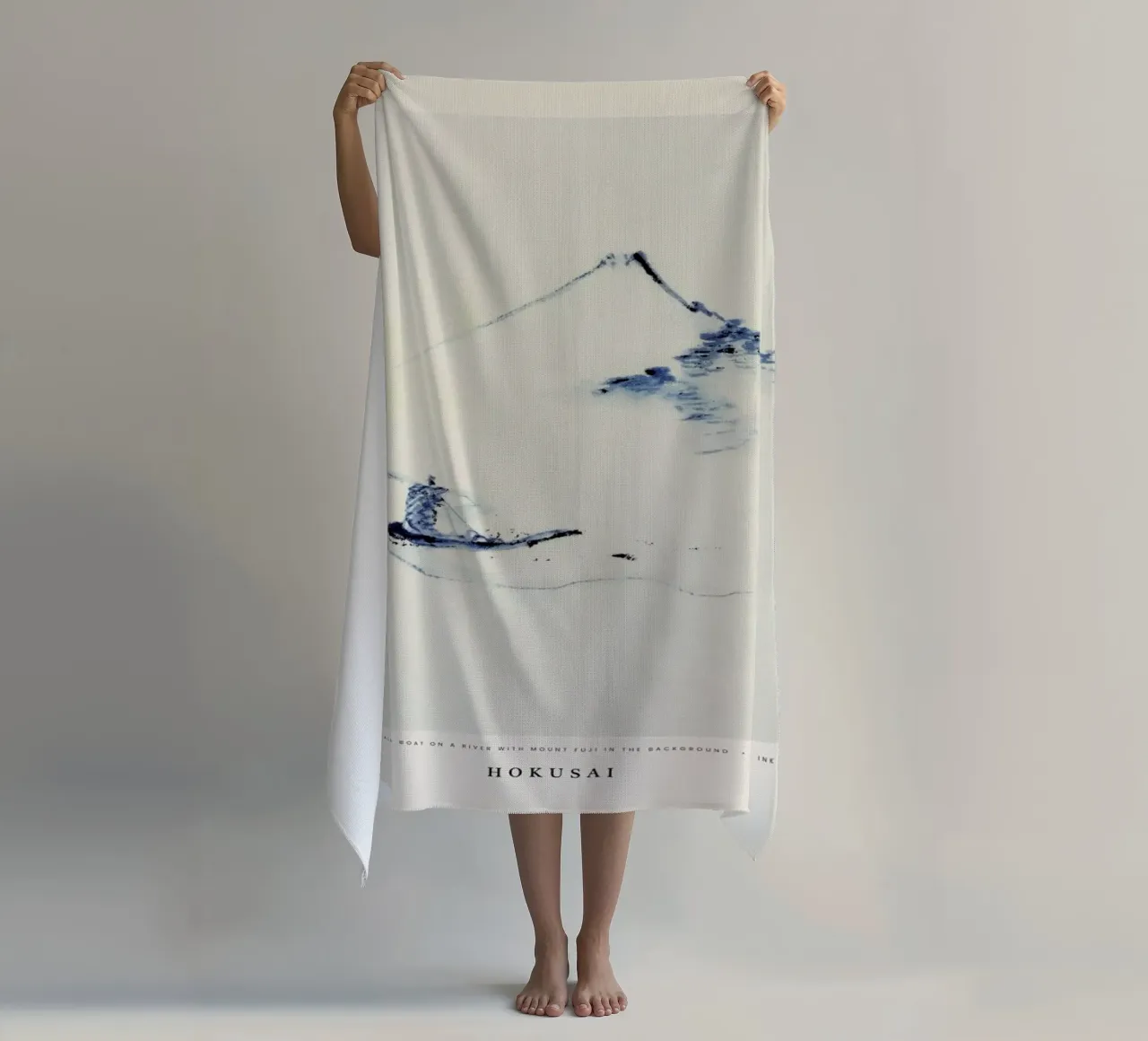 Hokusai - A Person in a Small Boat on a River with Mount Fuji in the Background telo mare da Vintage by JUNIQE