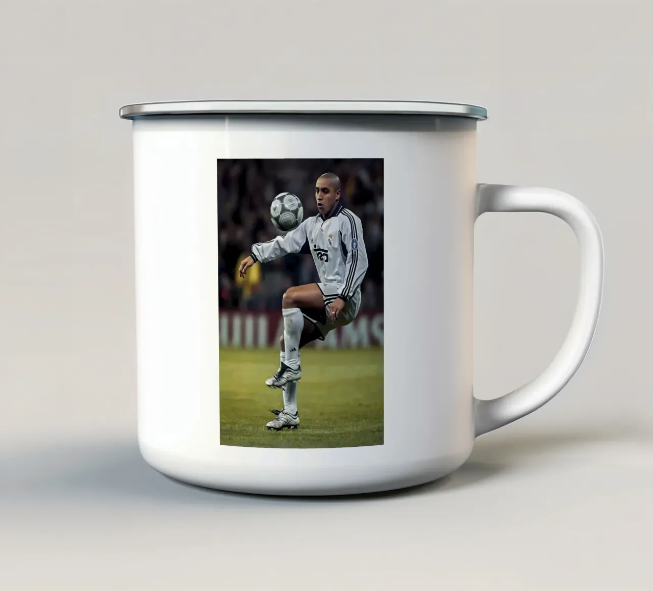 Roberto Carlos 90s tazza in smalto da Low poly art
