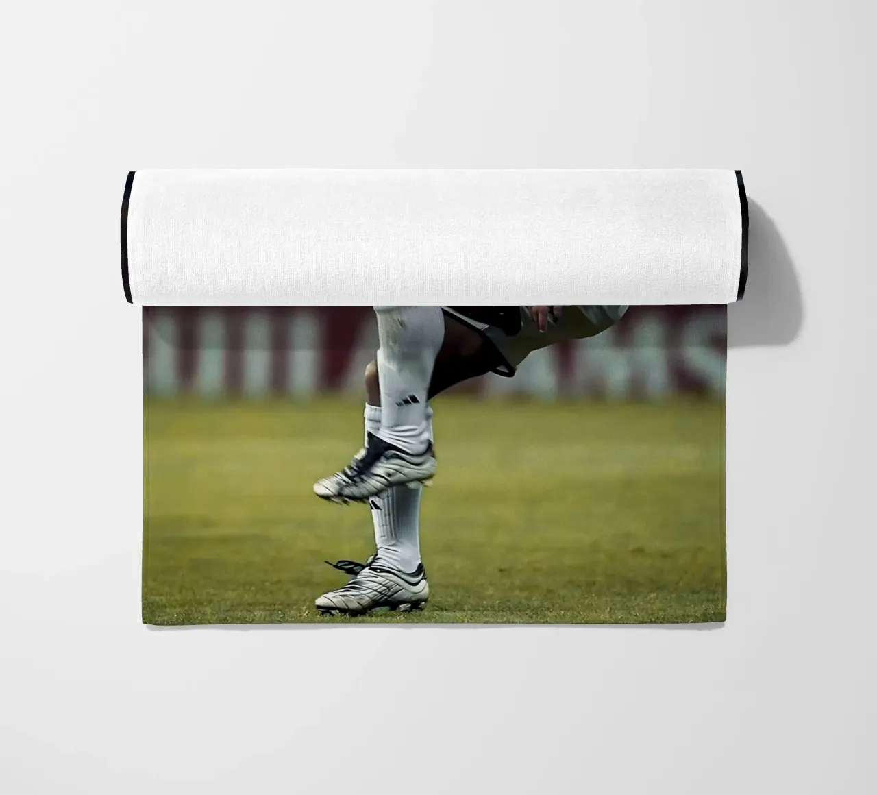 Roberto Carlos 90s beach towel by Low poly art