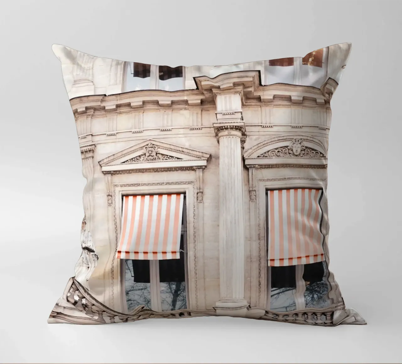 Paris Building with White and Orange Striped Awning cuscino da GraceDigitalArtCo