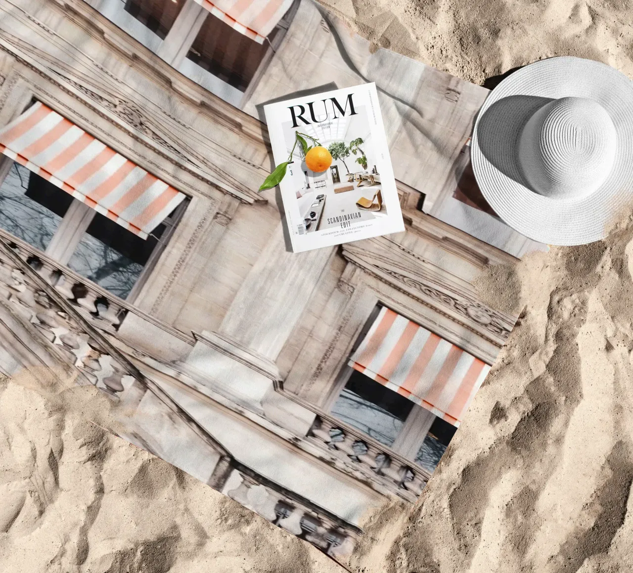 Paris Building with White and Orange Striped Awning telo mare da GraceDigitalArtCo