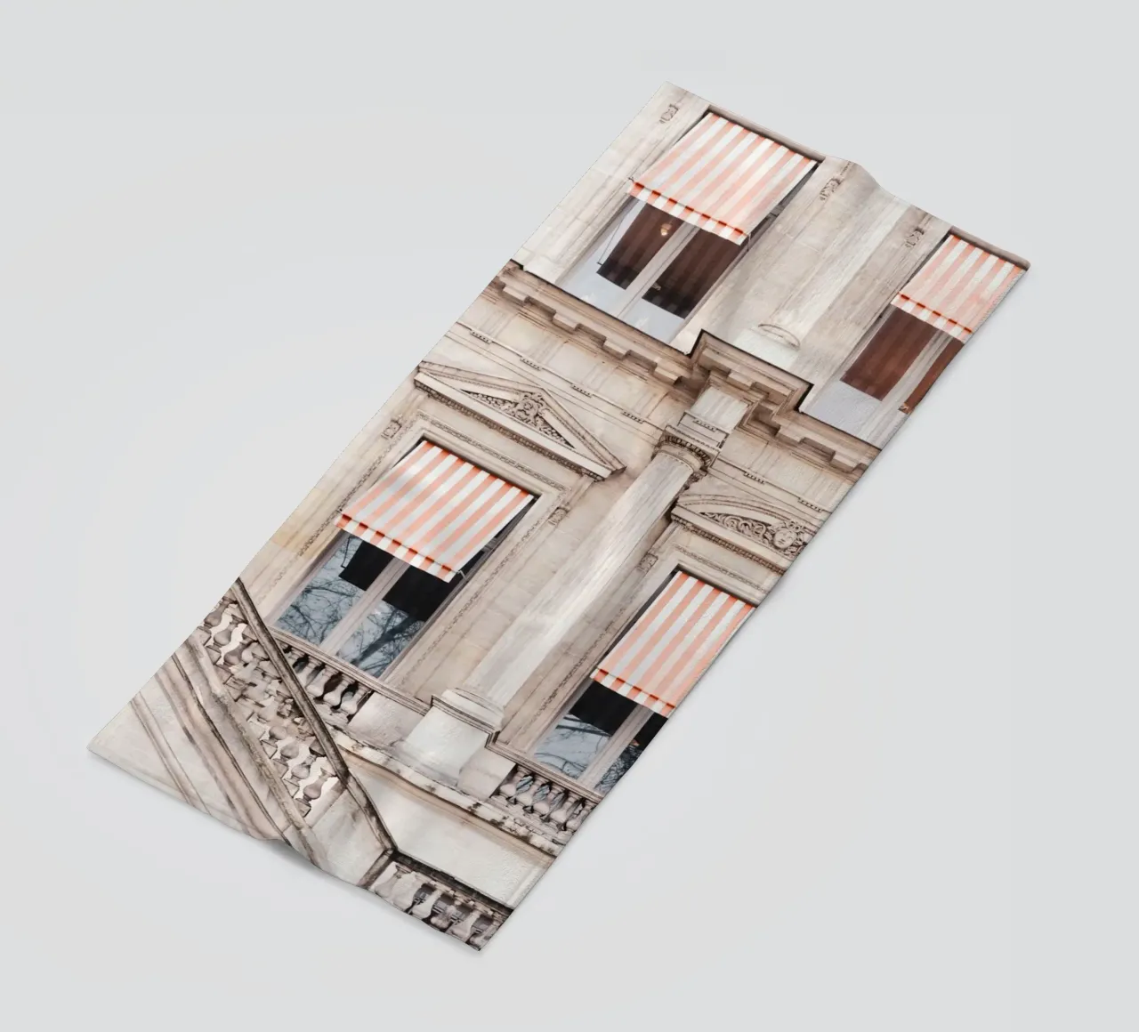Paris Building with White and Orange Striped Awning telo mare da GraceDigitalArtCo