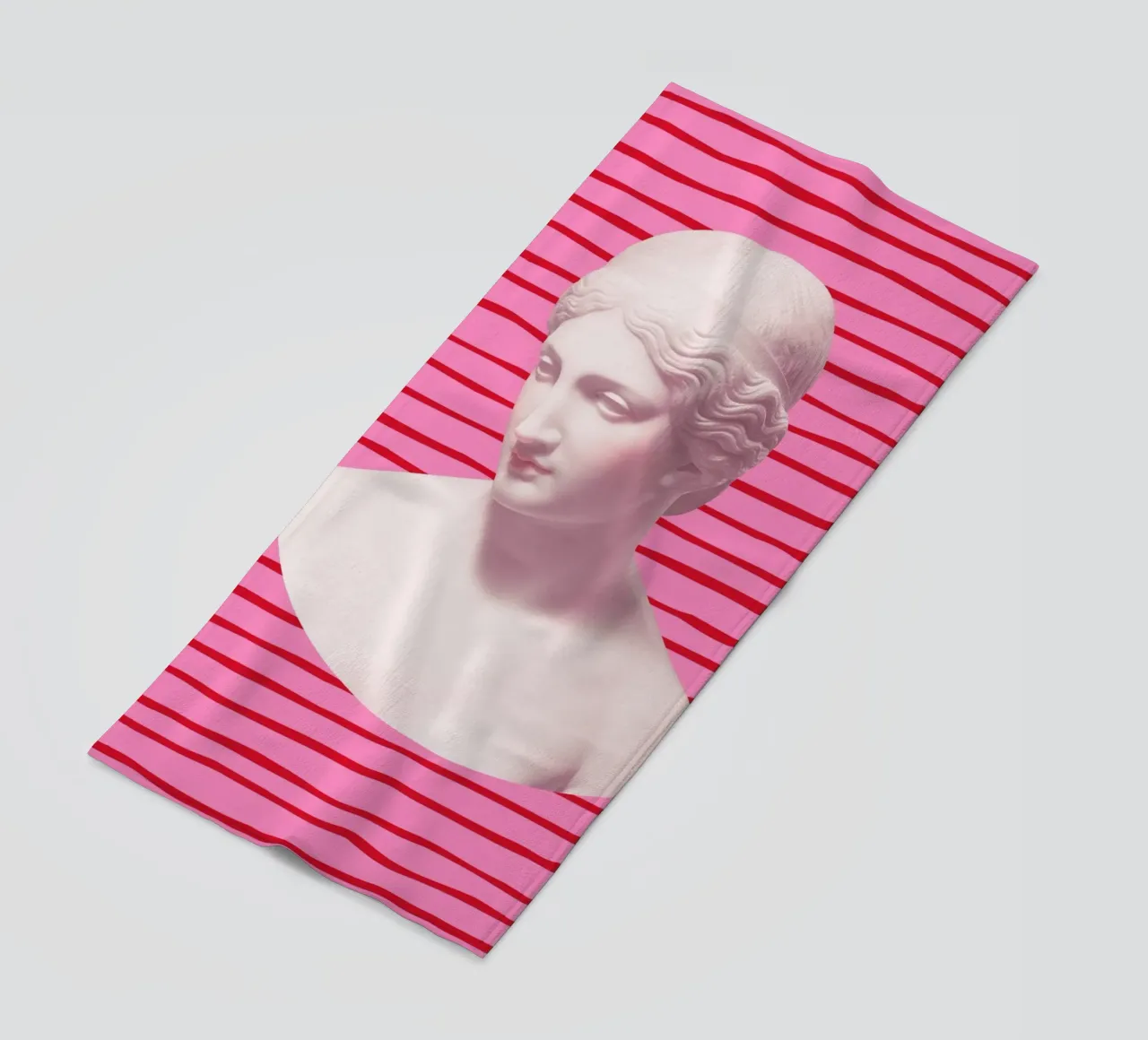 Goddess on pink and red stripes telo mare da GraceDigitalArtCo
