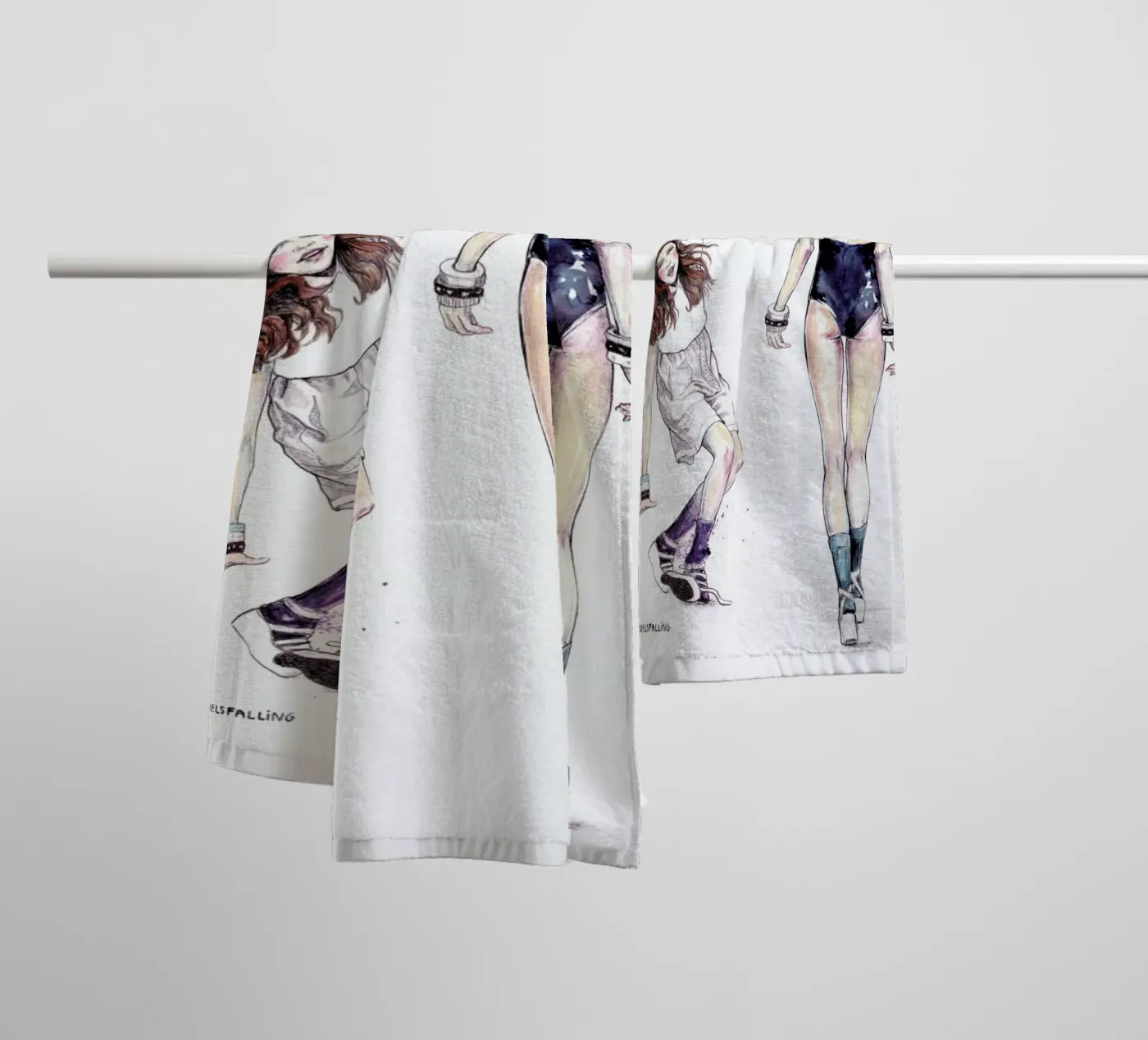 Models Falling 3 badhanddoek van Meegan Barnes