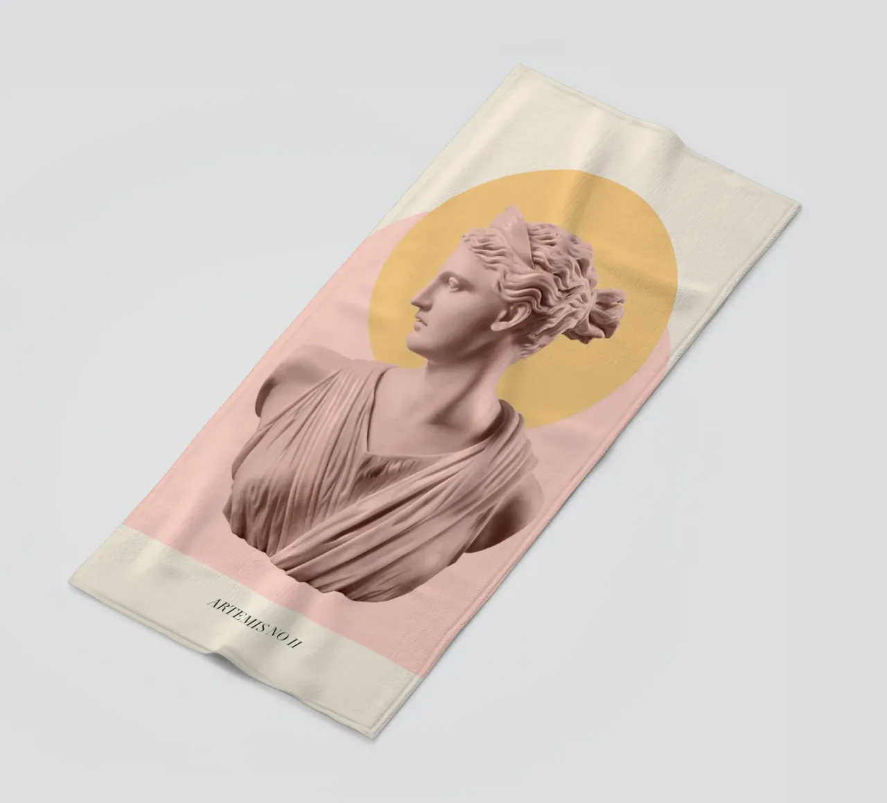 Goddess with yellow and pink shapes telo mare da GraceDigitalArtCo
