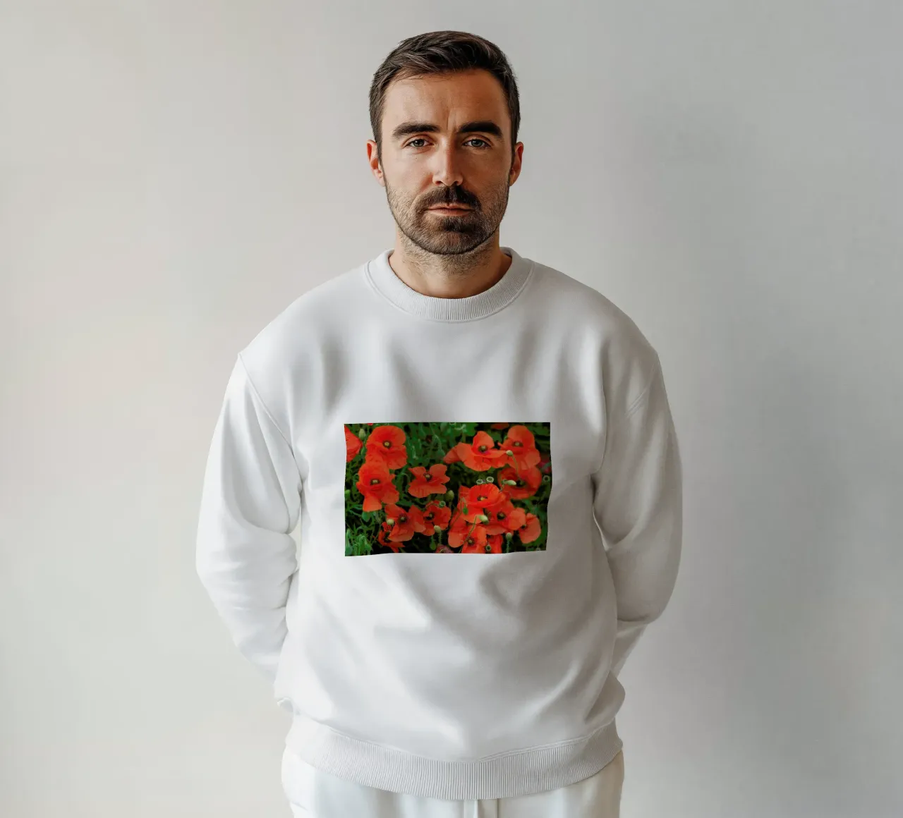 Red poppies felpa da Curious Collections by Marielle Leenders