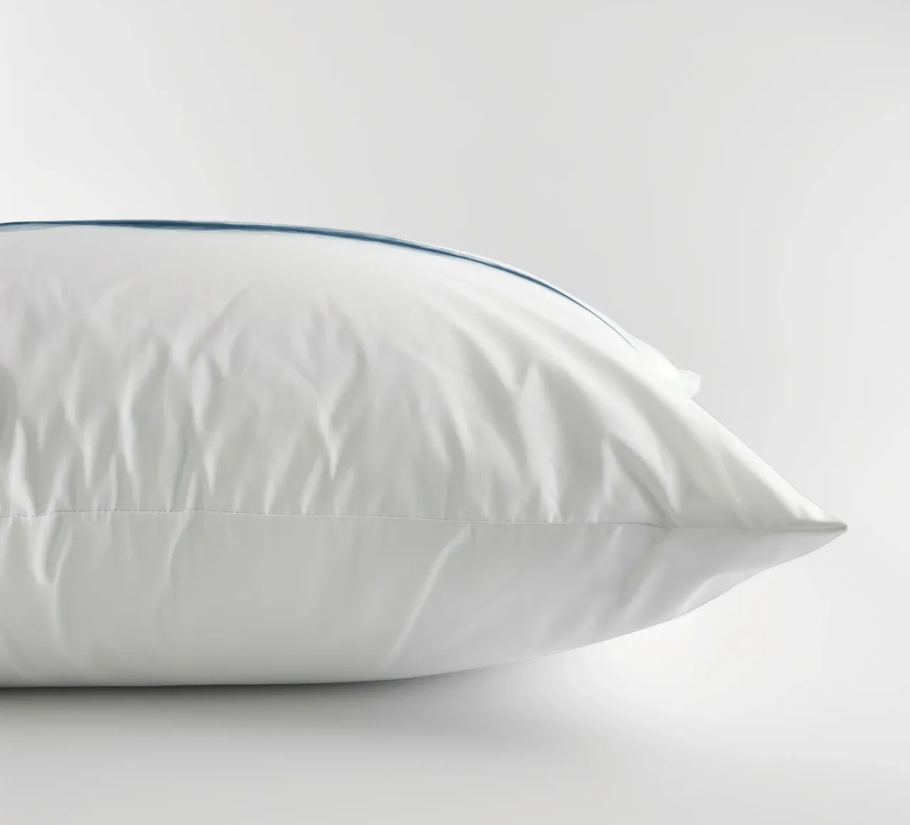 Sunset watercolor in blue and pink kussen van NouveauPrints