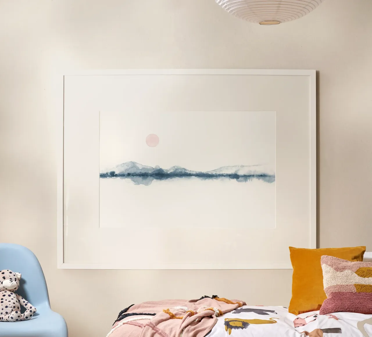 Acquerello al tramonto in blu e rosa poster con telaio in alluminio da NouveauPrints