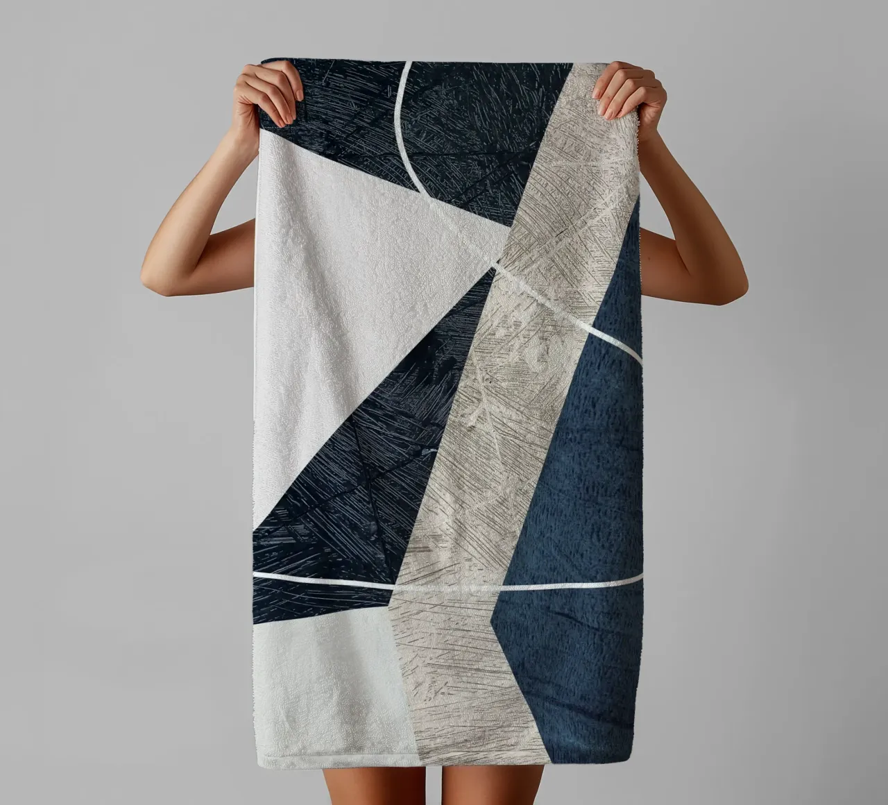 modern abstract art triangle asciugamano da bagno da vintageshop