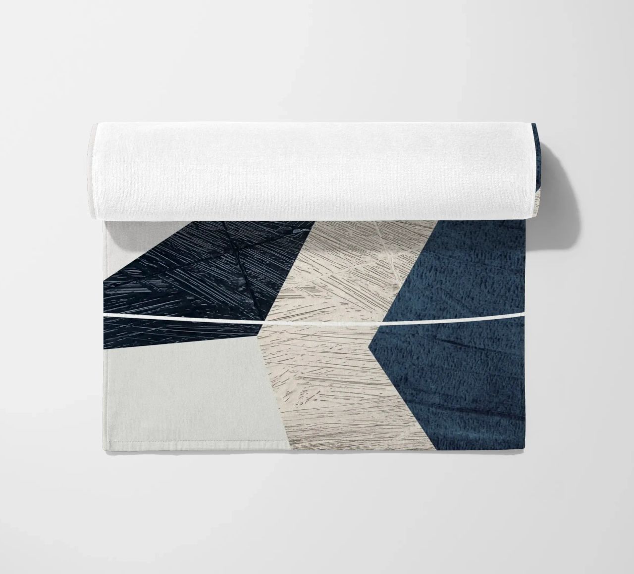 modern abstract art triangle telo mare da vintageshop