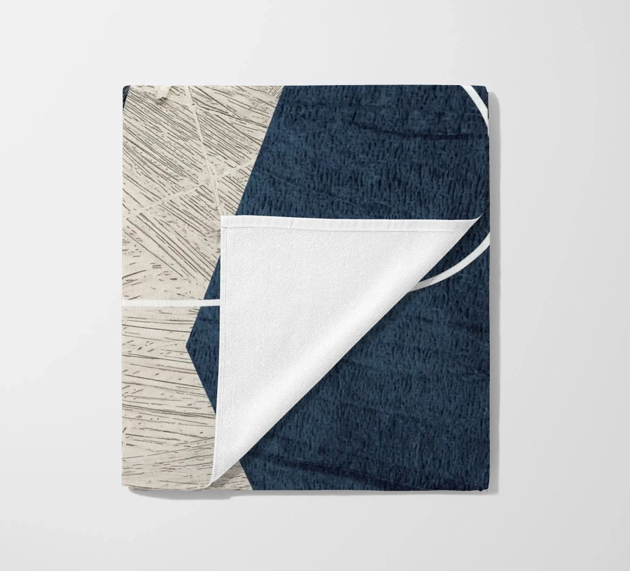 modern abstract art triangle telo mare da vintageshop
