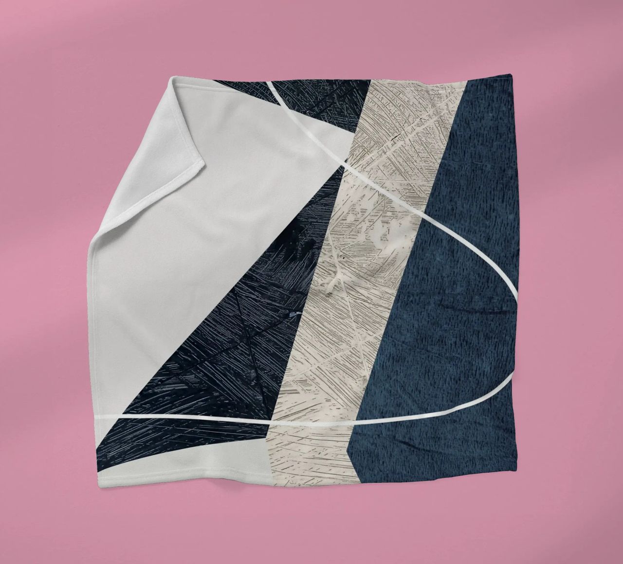 modern abstract art triangle coperta in pile da vintageshop