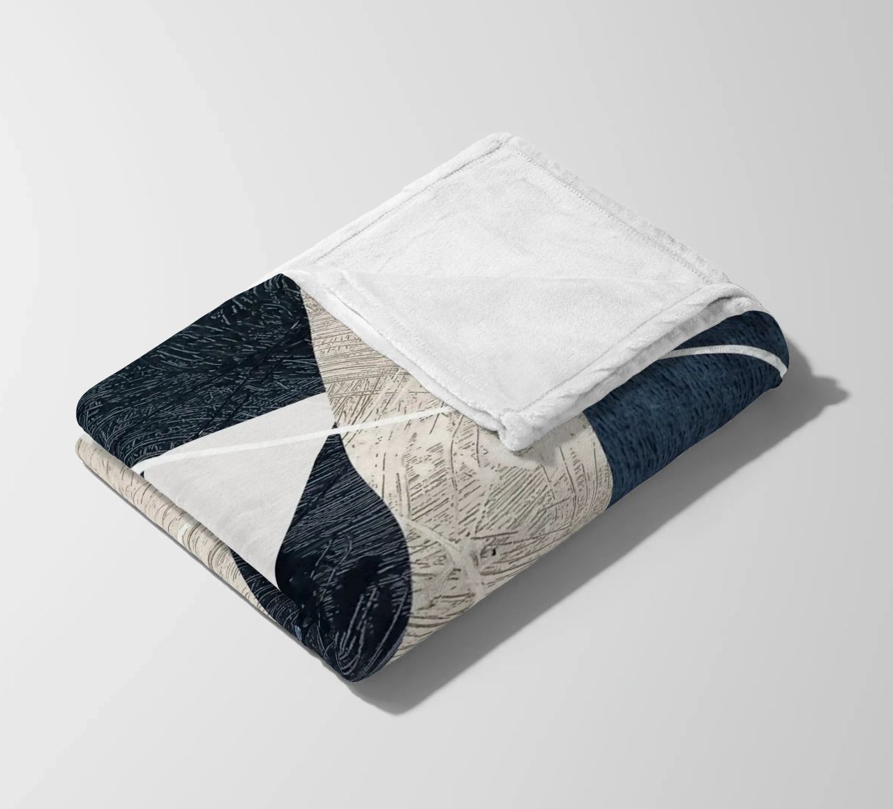 modern abstract art triangle coperta in pile da vintageshop