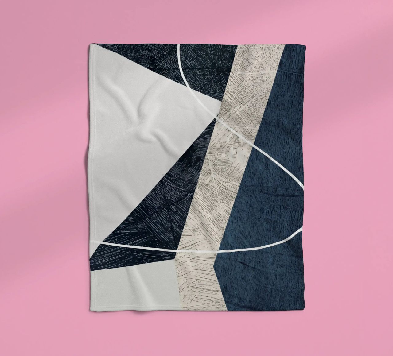 modern abstract art triangle coperta in pile da vintageshop