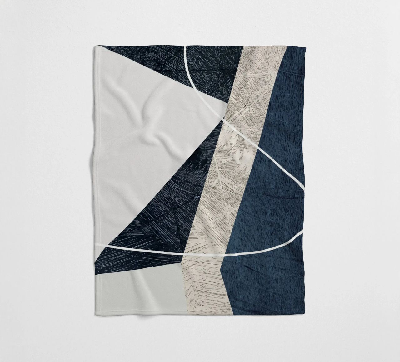 modern abstract art triangle coperta in pile da vintageshop
