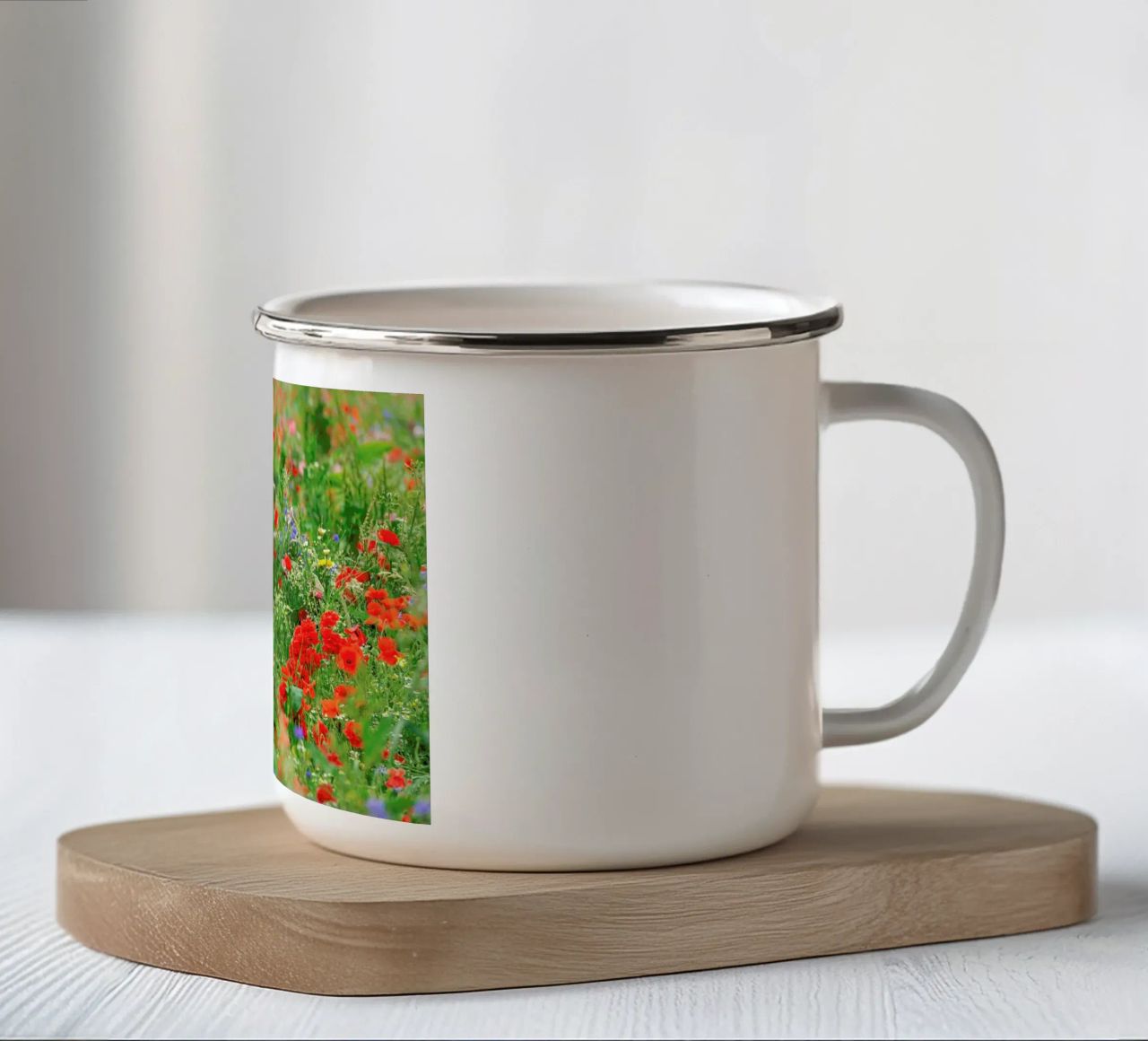 Wild Poppy Field tazza in smalto da Curious Collections by Marielle Leenders