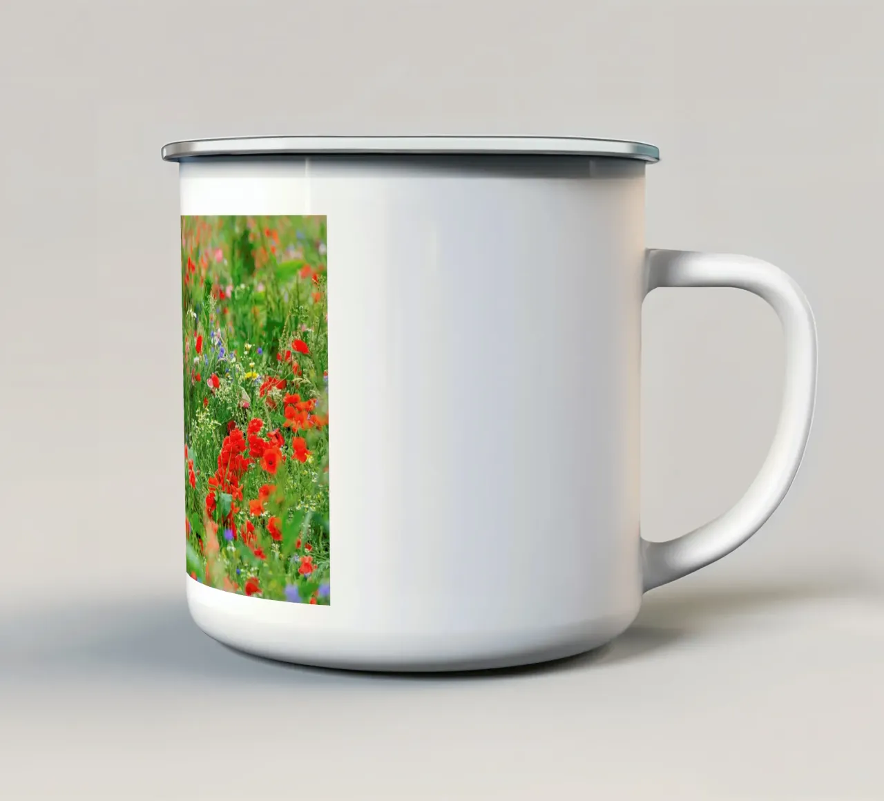 Wild Poppy Field emaille mok van Curious Collections by Marielle Leenders