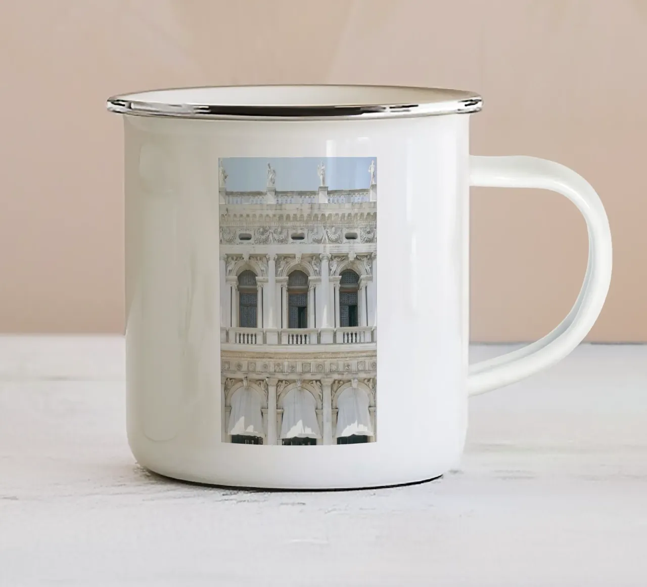 White and Beige Venice Building tazza in smalto da GraceDigitalArtCo