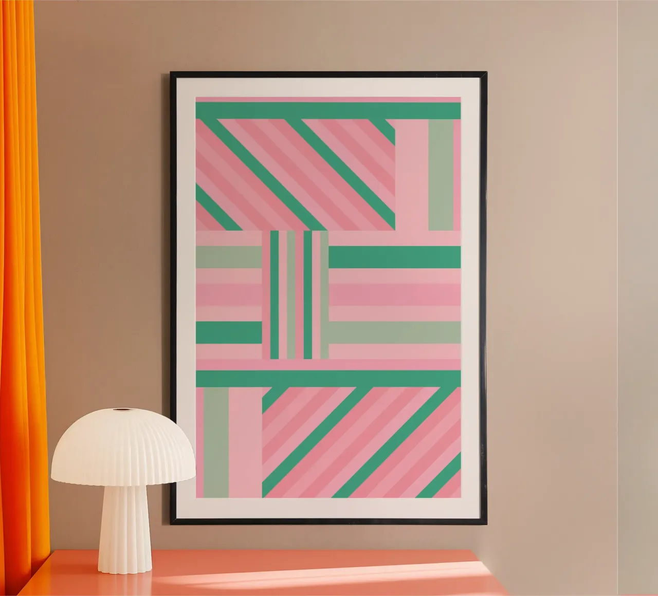 Strisce geometriche verdi e rosa poster con telaio in plastica da SilverPegasus