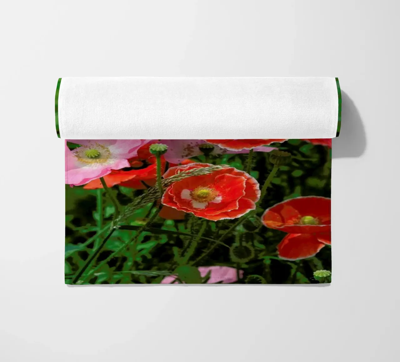 Pink and Red Poppies telo mare da Curious Collections by Marielle Leenders