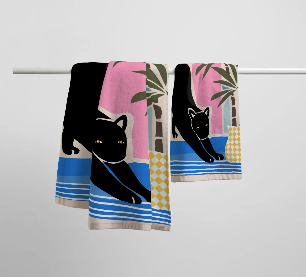 Lazy Days and a Black cat asciugamano da bagno da mysteriouscoco