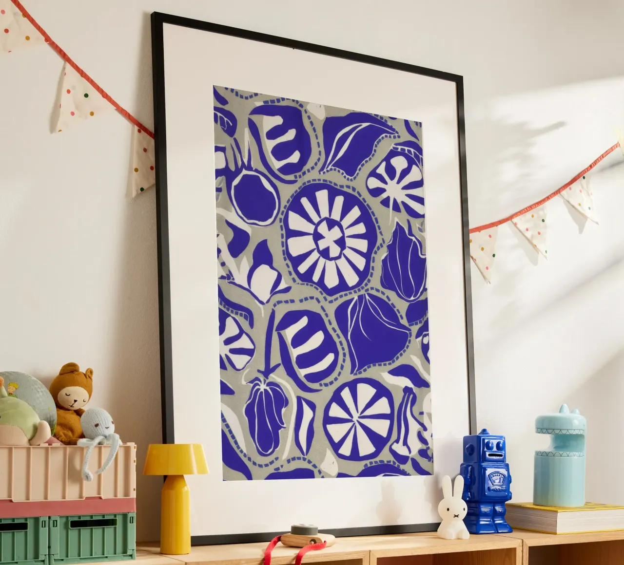 Medaglioni a fiore cobalto poster con telaio in alluminio da Grande Serene