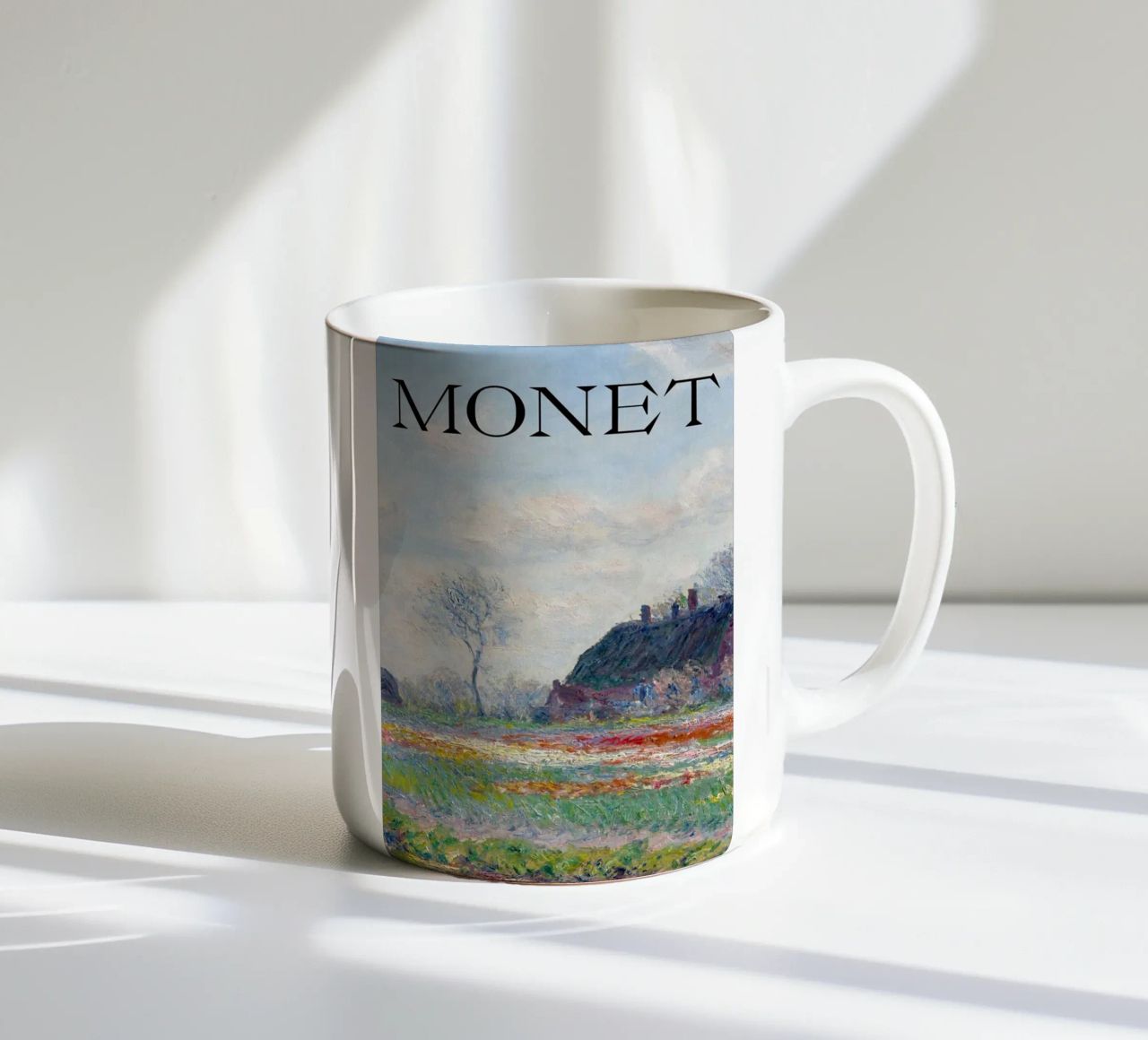 die natürliche schönheit der landschaft wiesen claude monet Keramik Tasse von belong shop