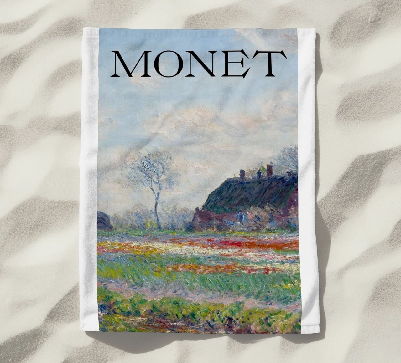 die natürliche schönheit der landschaft wiesen claude monet Strandtuch von belong shop