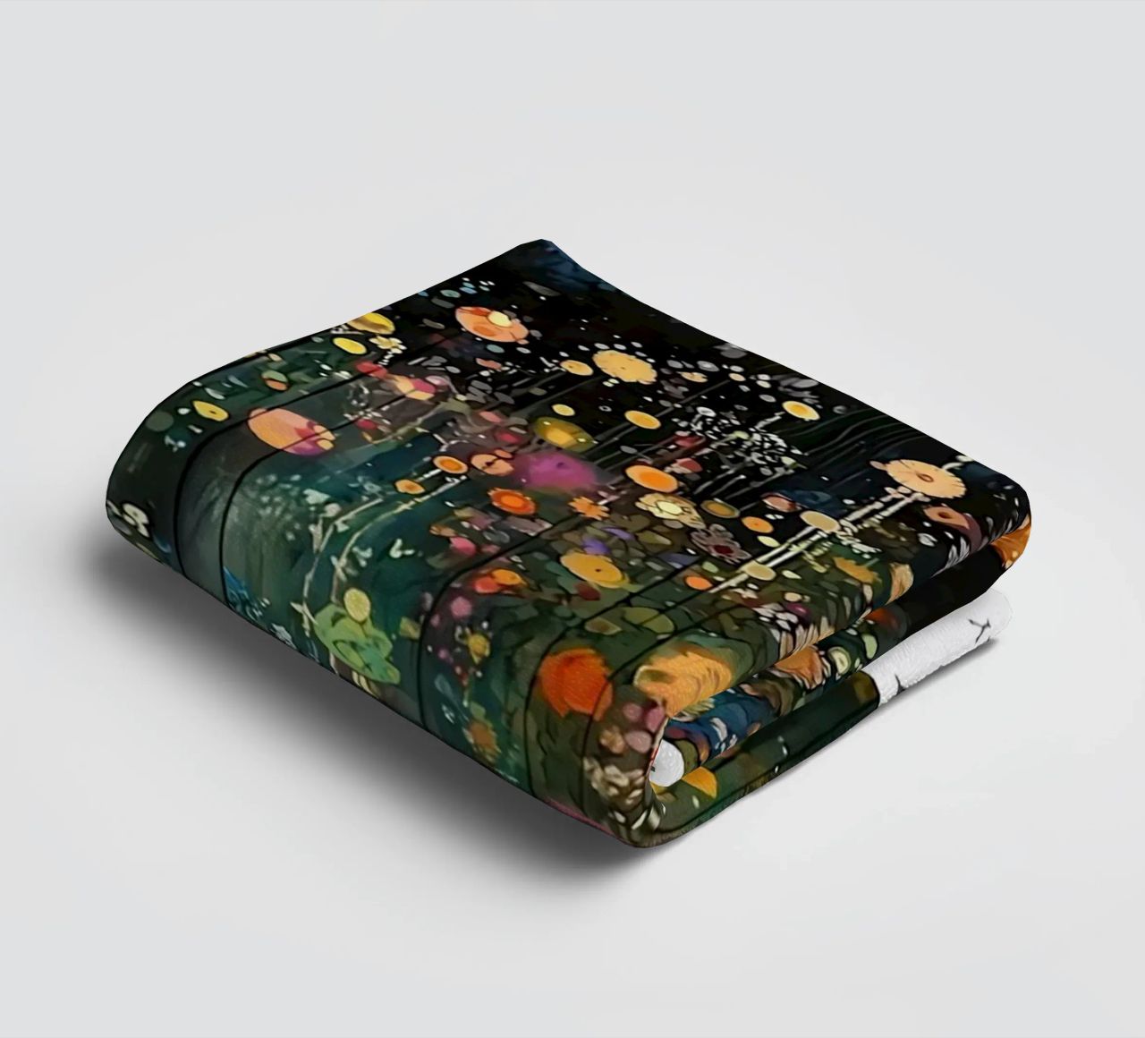 Midnight Flower Klimt Handtuch von D1 Shop