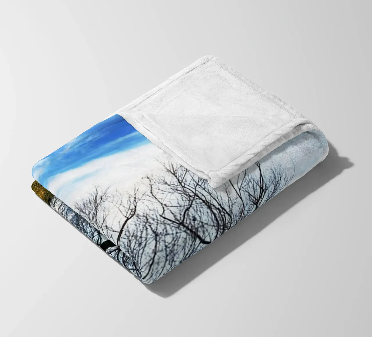 albero sul fiume coperta in pile da rapunsell