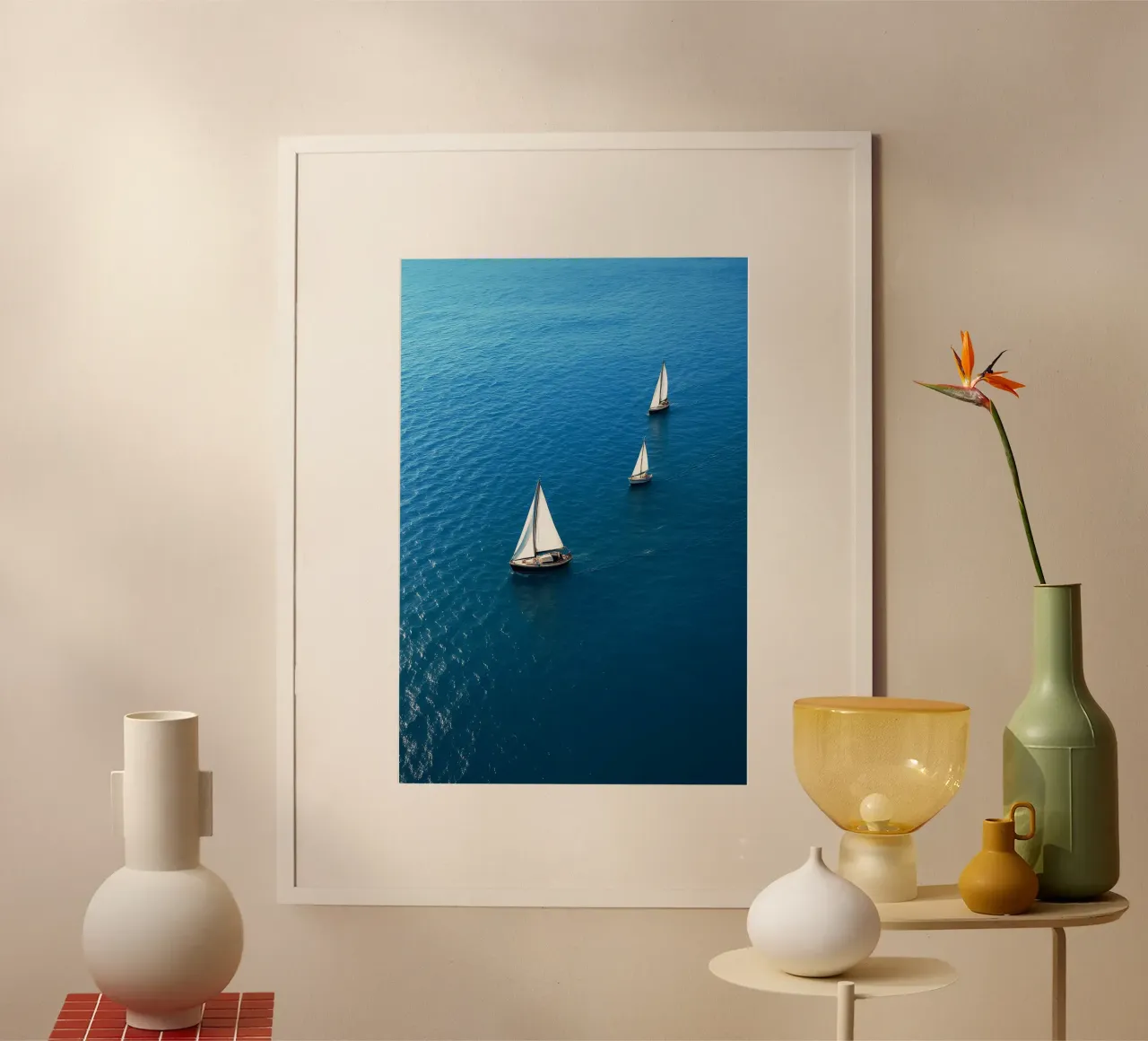 yacht al mare poster con telaio in alluminio da rapunsell