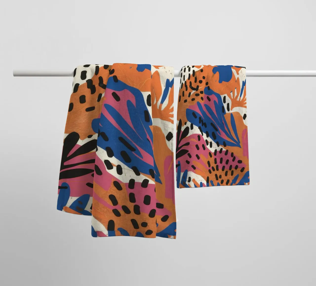 Fusione floreale leopardata asciugamano da bagno da Haven Mirage
