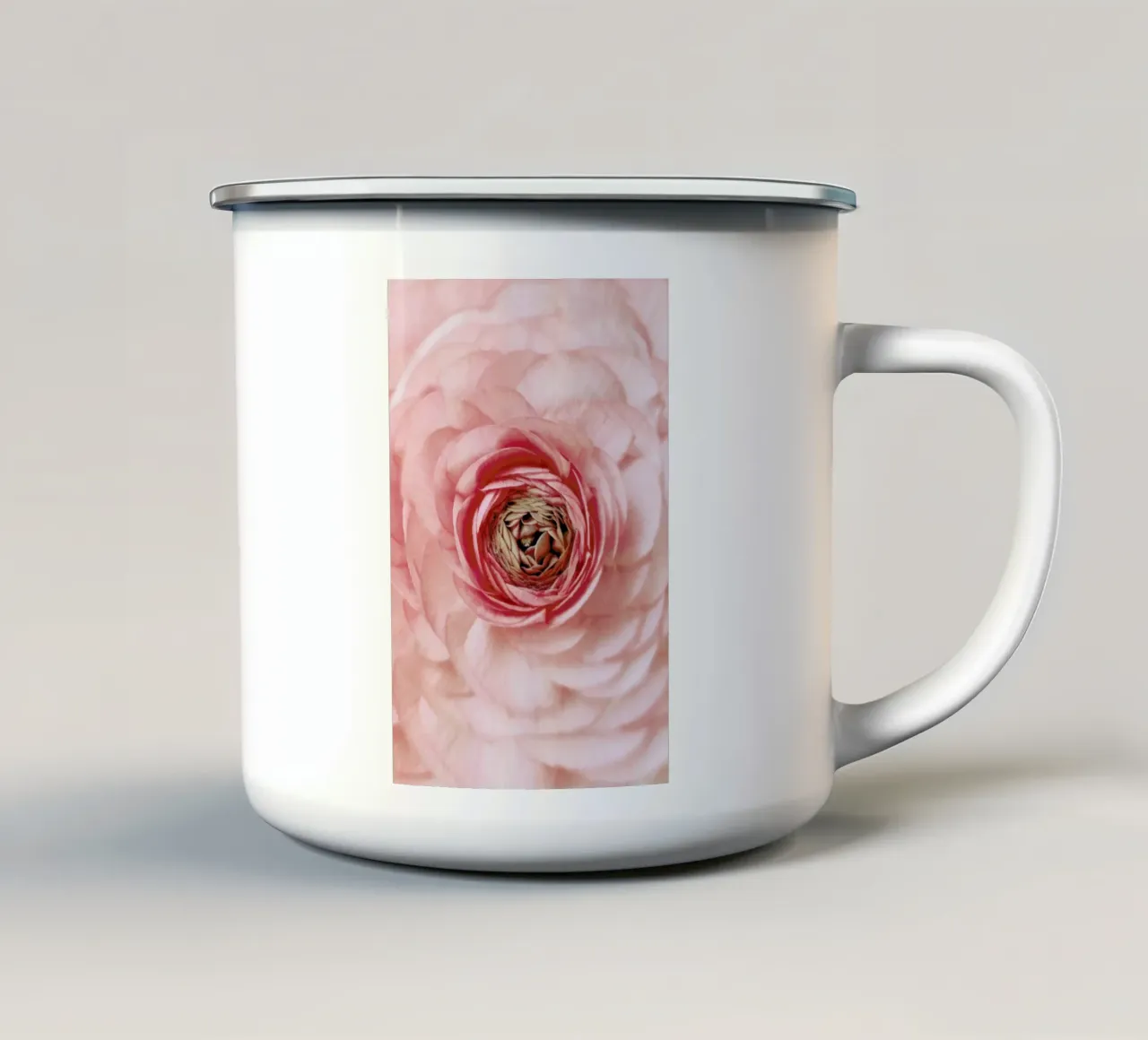 Pink Buttercup Portrait tazza in smalto da cafelab