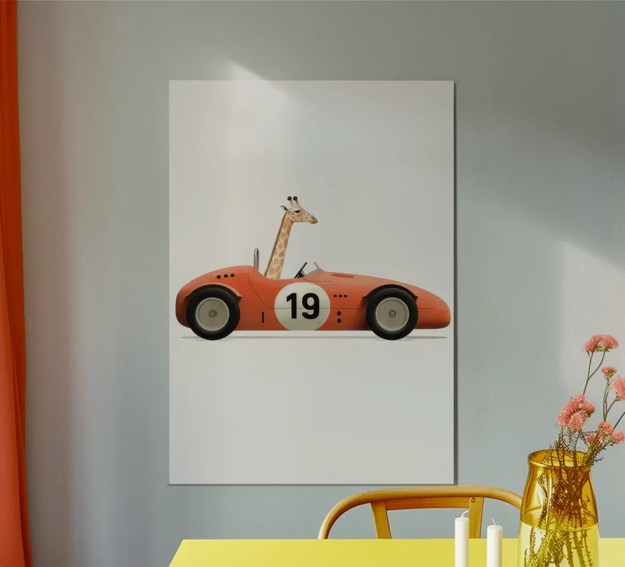 Giraffa in auto giocattolo poster con telaio in legno da Beauty wall