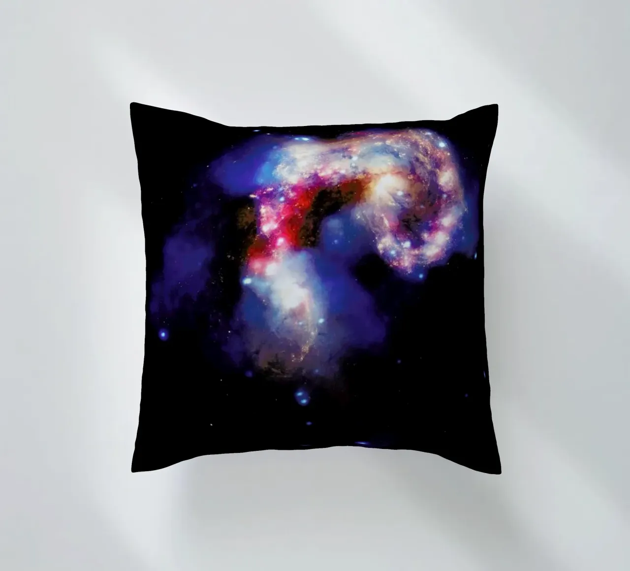 Nebula, NASA cuscino da Vintage by JUNIQE