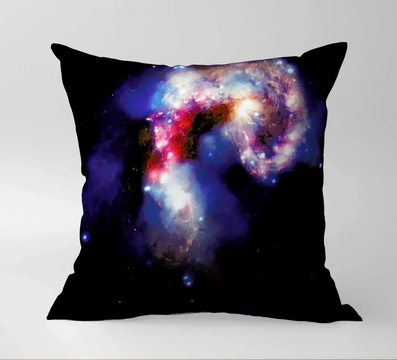Nebula, NASA cuscino da Vintage by JUNIQE
