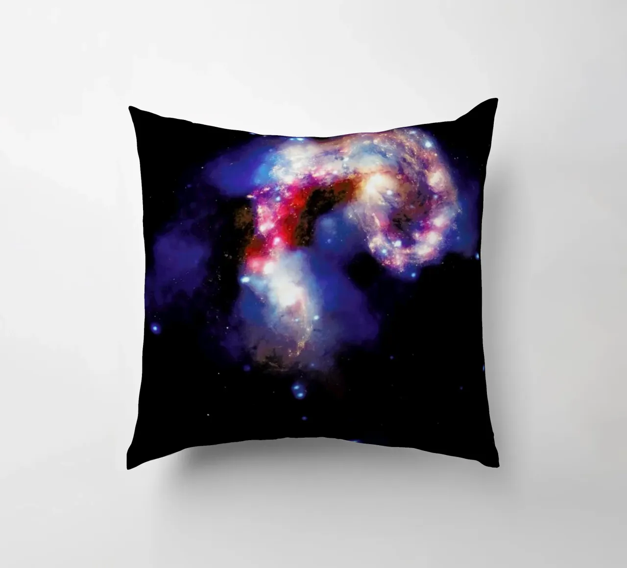 Nebula, NASA cuscino da Vintage by JUNIQE