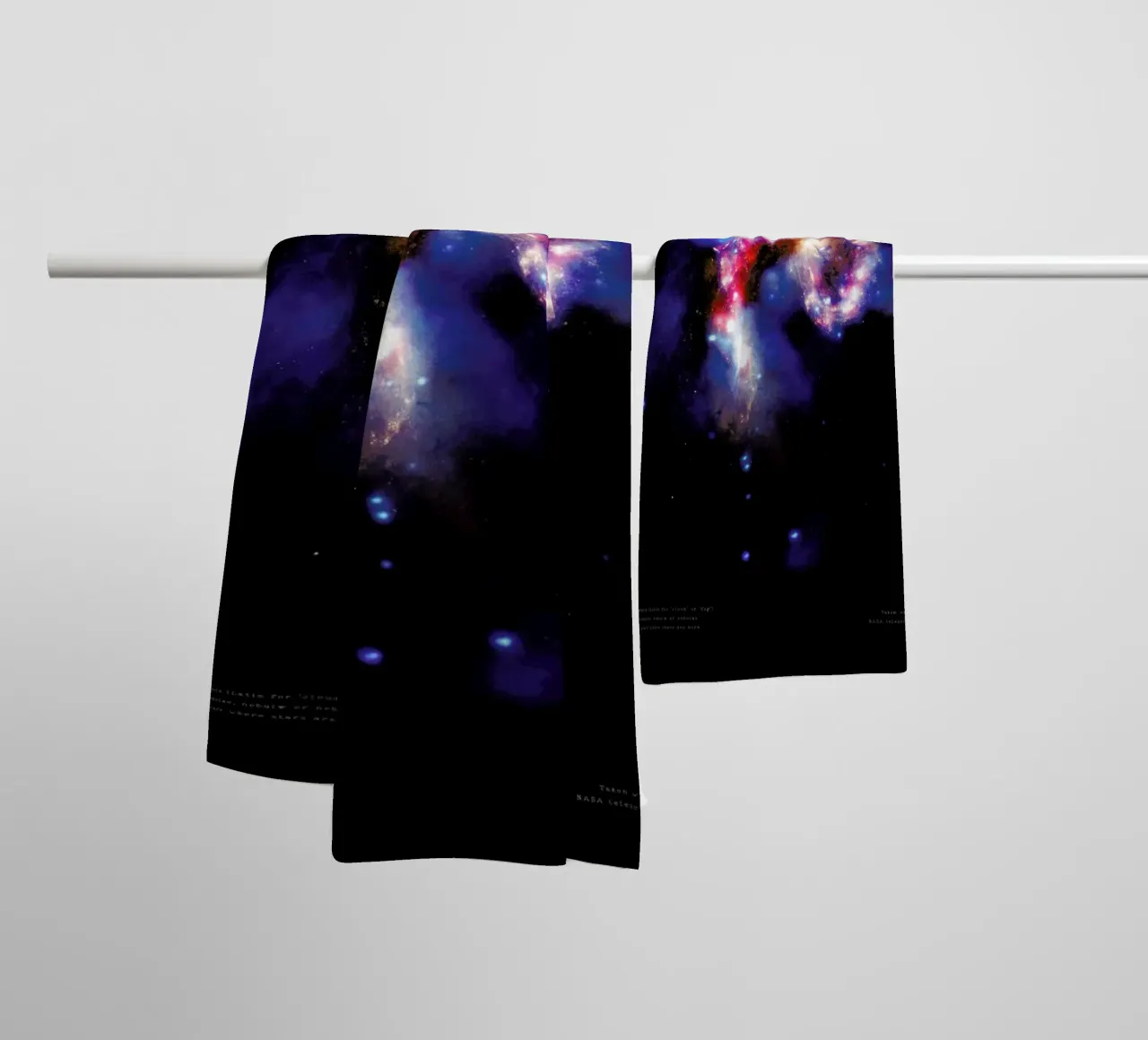 Nebula, NASA asciugamano da bagno da Vintage by JUNIQE