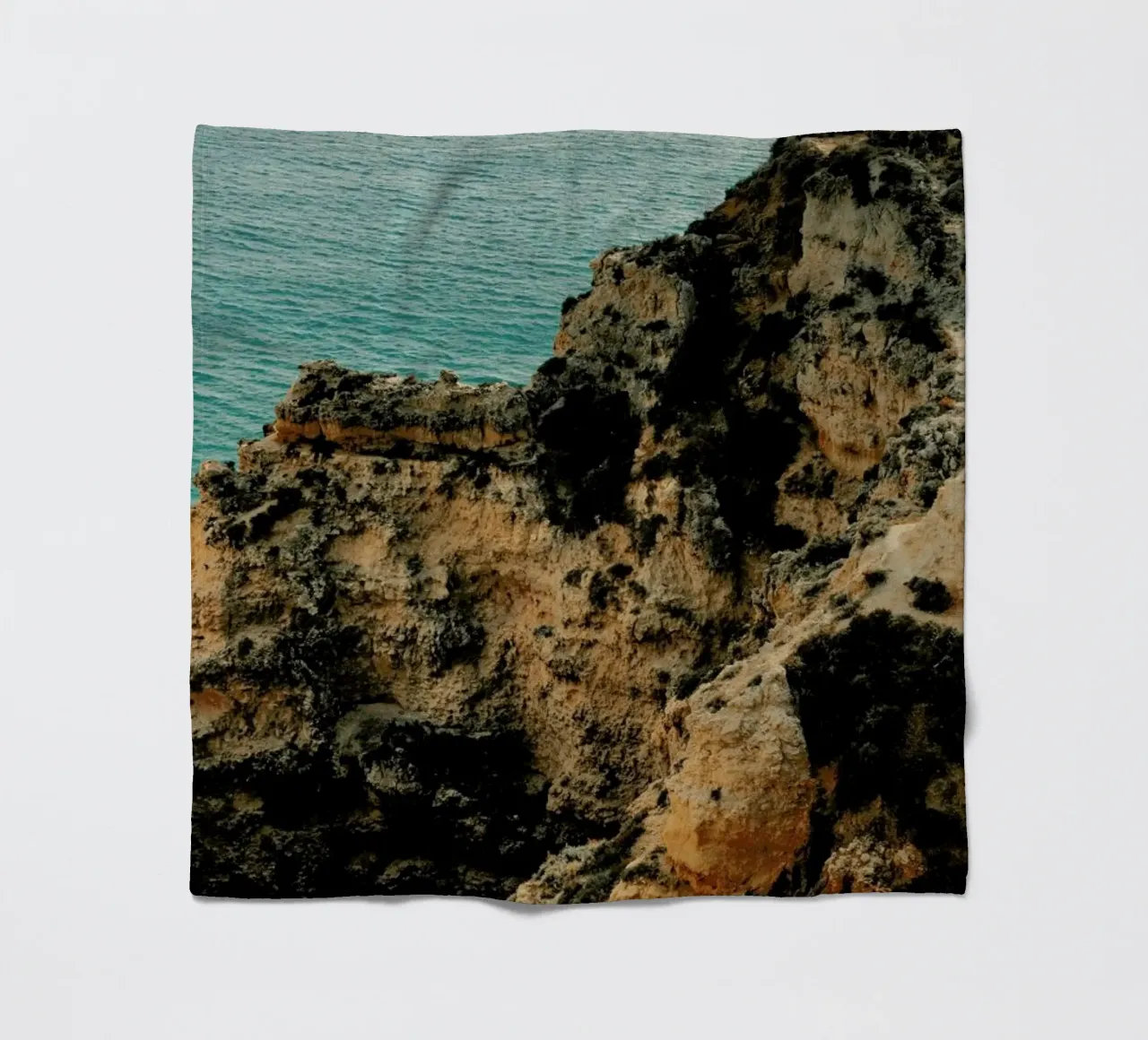 Stones And Waves coperta in pile da Sebastian Hilgetag
