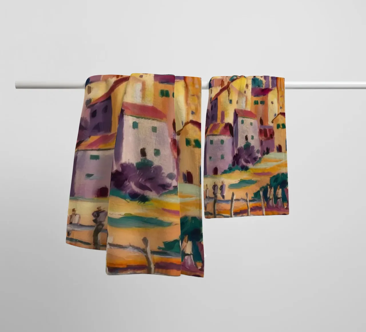 Città collinare illuminata dal sole asciugamano da bagno da Lush Essence