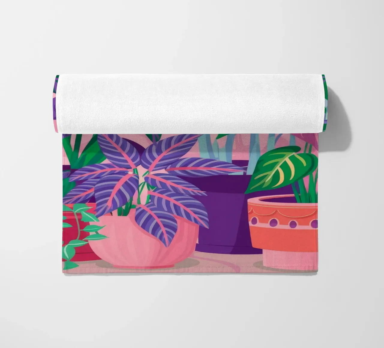 Violette Pflanzenkraft Strandtuch von Haven Mirage