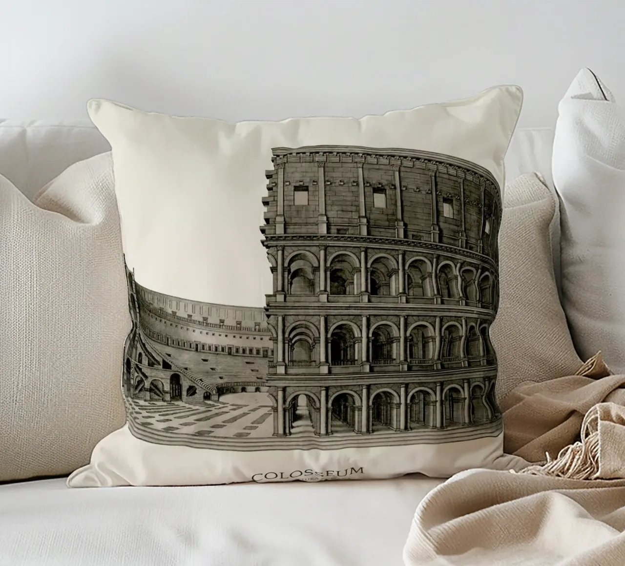 Colosseum cuscino da Vintage by JUNIQE