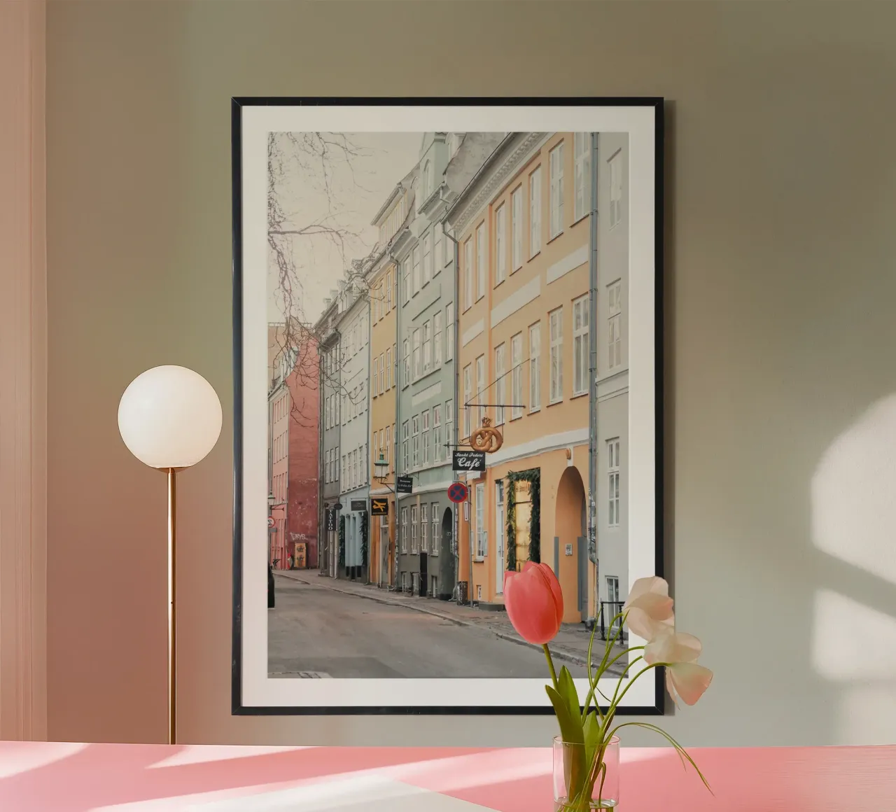 Copenhagen Street Scene poster con telaio in alluminio da GraceDigitalArtCo
