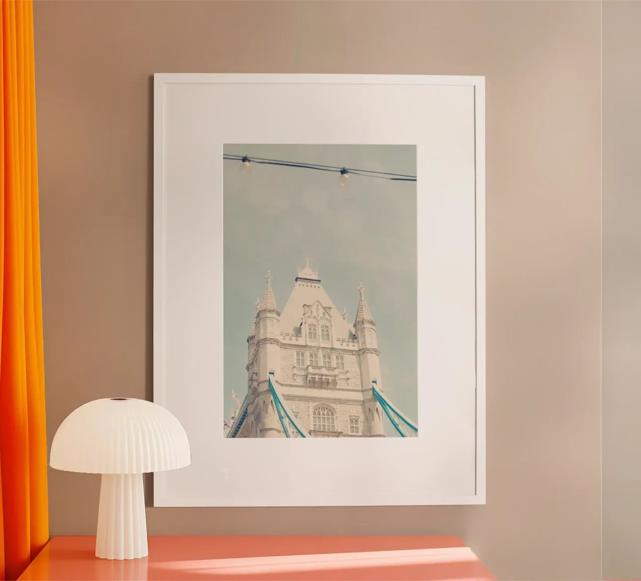 Dreamy Tower Bridge London Photographic Art poster con telaio in legno da GraceDigitalArtCo