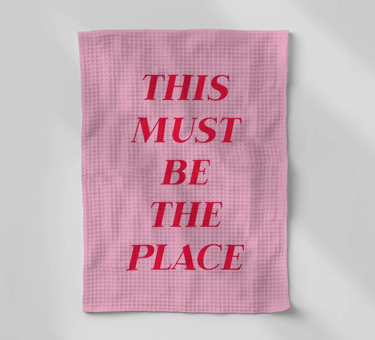 Pink and Red This Must Be The Place Art torchon de GraceDigitalArtCo